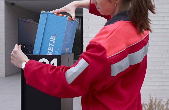vrijstaande brievenbus met valklep Fenix Top Medium